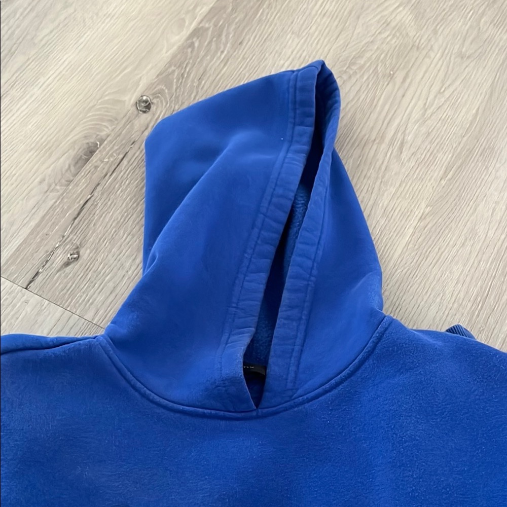 White Fox Boutique Blue Sweatshirt - Picture 2 of 4